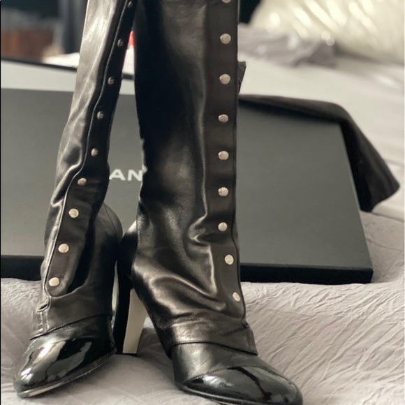Black Chanel boots - Picture 1 of 9